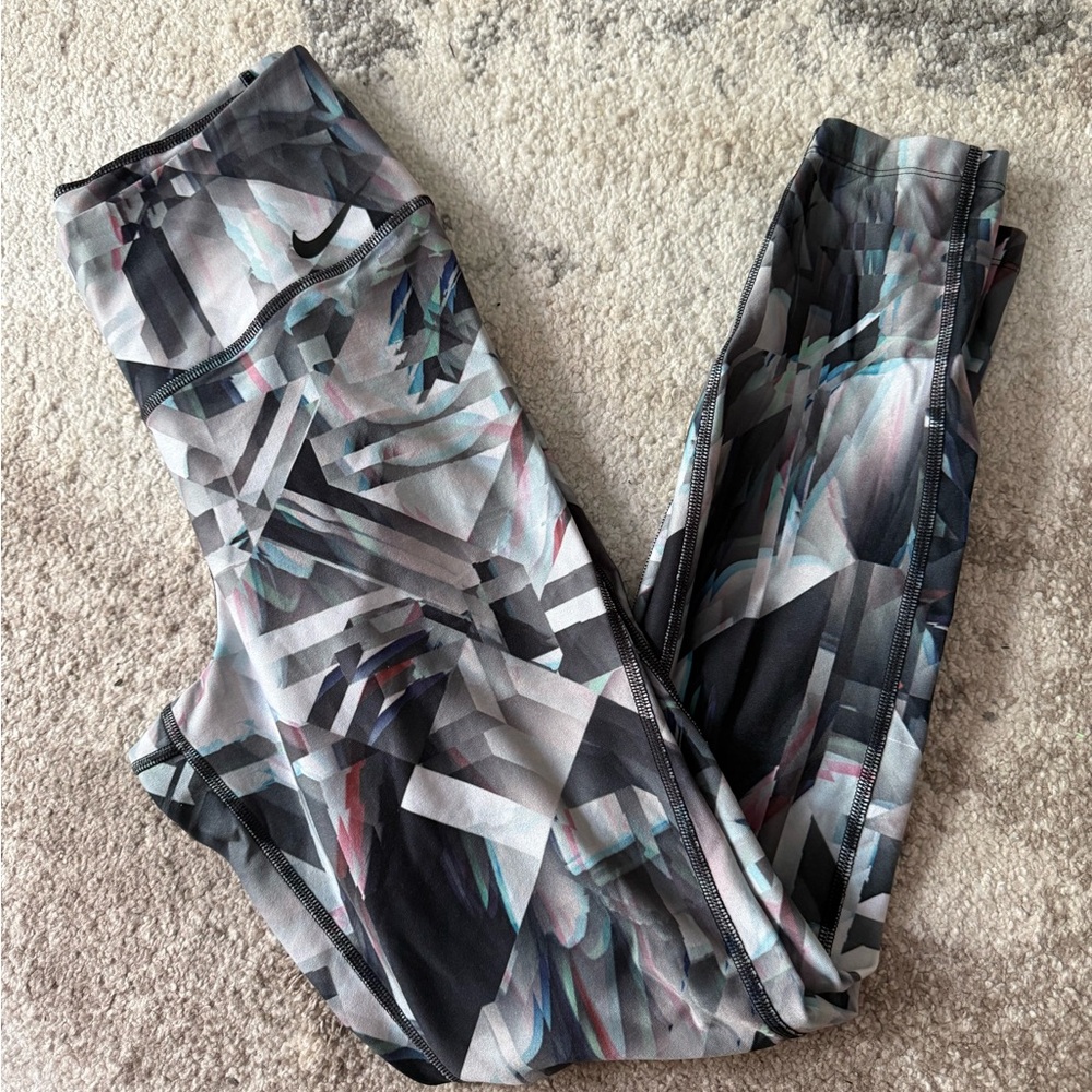 Nike Dri-Fit Geometric Patterned Leggings
